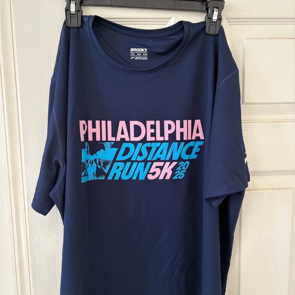Brand New Brooks Race Shirt Size XL/2XL